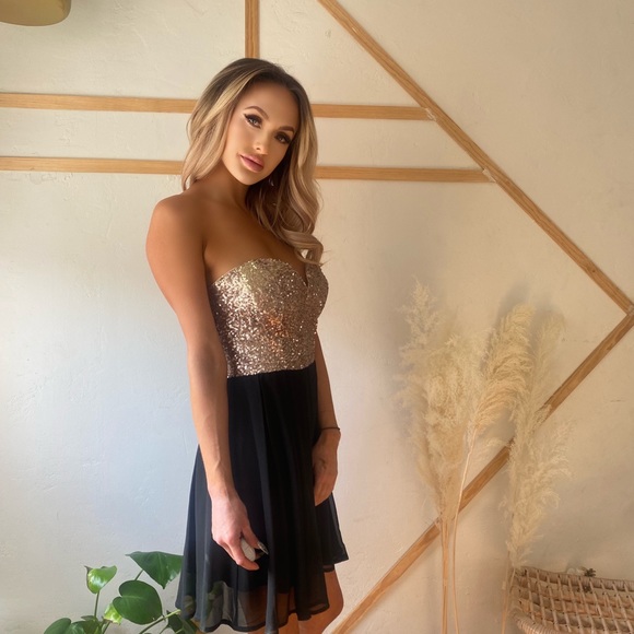 Sleeveless Sequin Top Midi Dress With Tulle Skirt - Picture 4 of 4